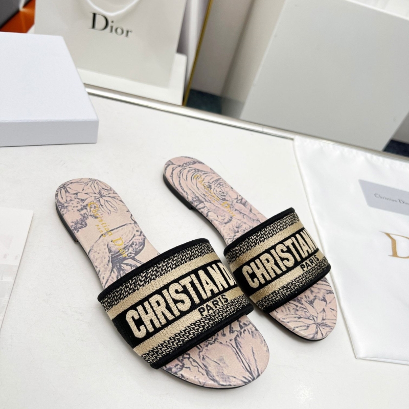 ch**an D*or slippers